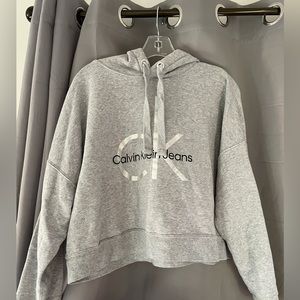 Cropped Calvin Klein Hoodie Size: L